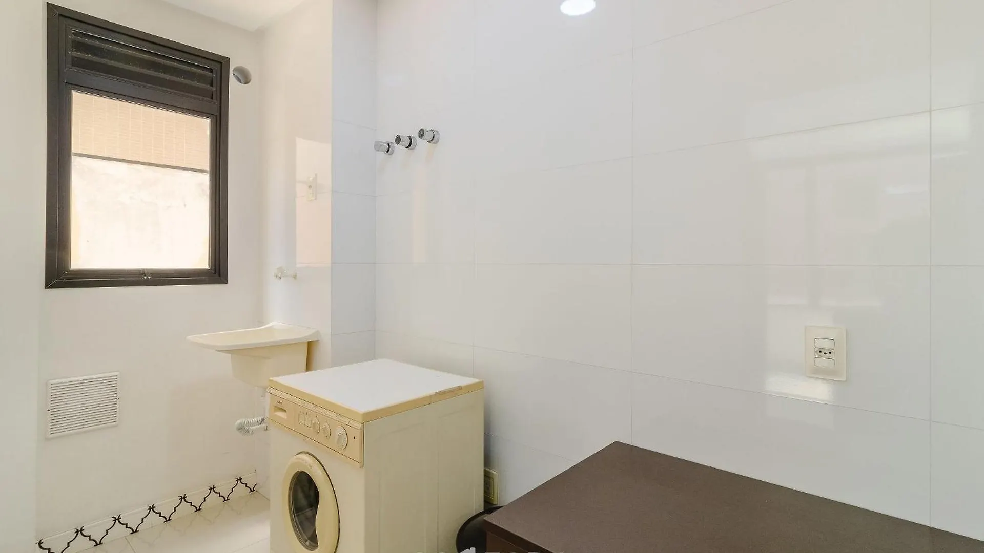 Apto 1Q C/ Piscina A 650M Da Praia Pdn0113 Balneário Camboriú 0*,  ブラジル